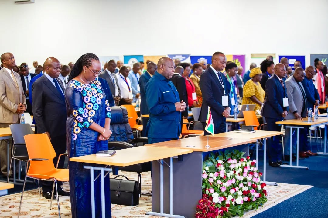  Son Excellence Monsieur le Président de la République, Général Major Evariste Ndayishimiye, a rehaussé une séance de moralisation à l'endroit des opérateurs économiques nationaux au Donatus Conference Center